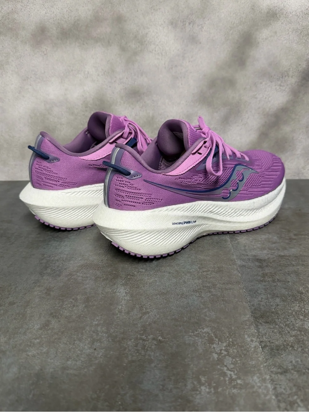 Saucony Triumph 21 Women's Purple Running Shoes S10881-32 Size 8